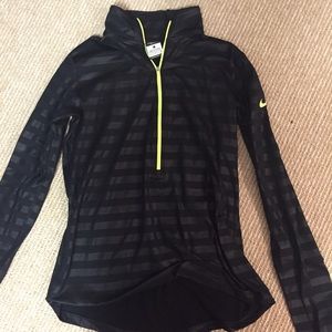 ❄Nike dri fit quarter zip❄